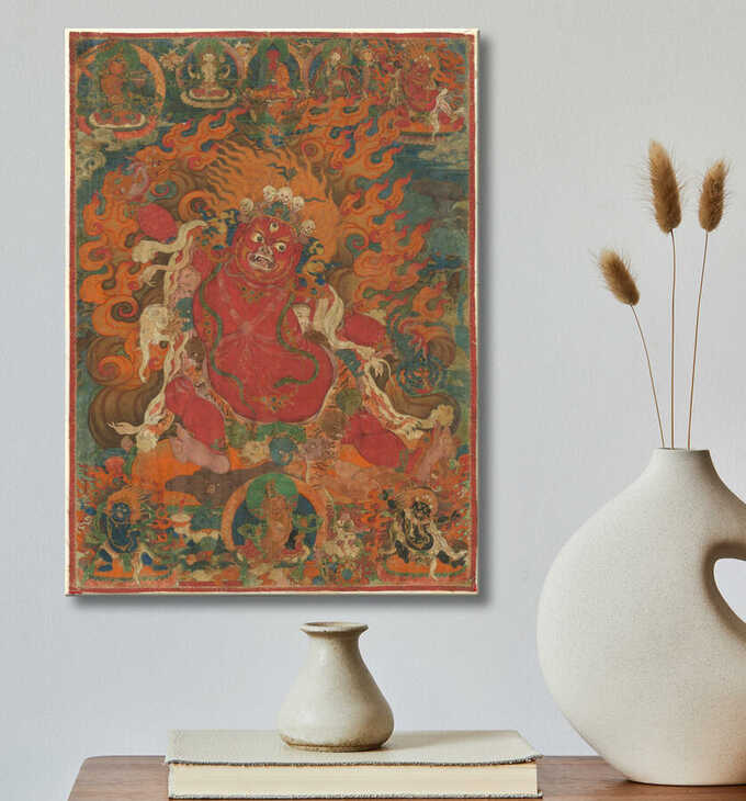 Peintre utilisant de la peinture dorée au pinceau sur des motifs sculptés  thaïlandais pour décorer des meubles en bois avant d'être vendus. mise au  point douce et sélective. 16709070 Photo de stock